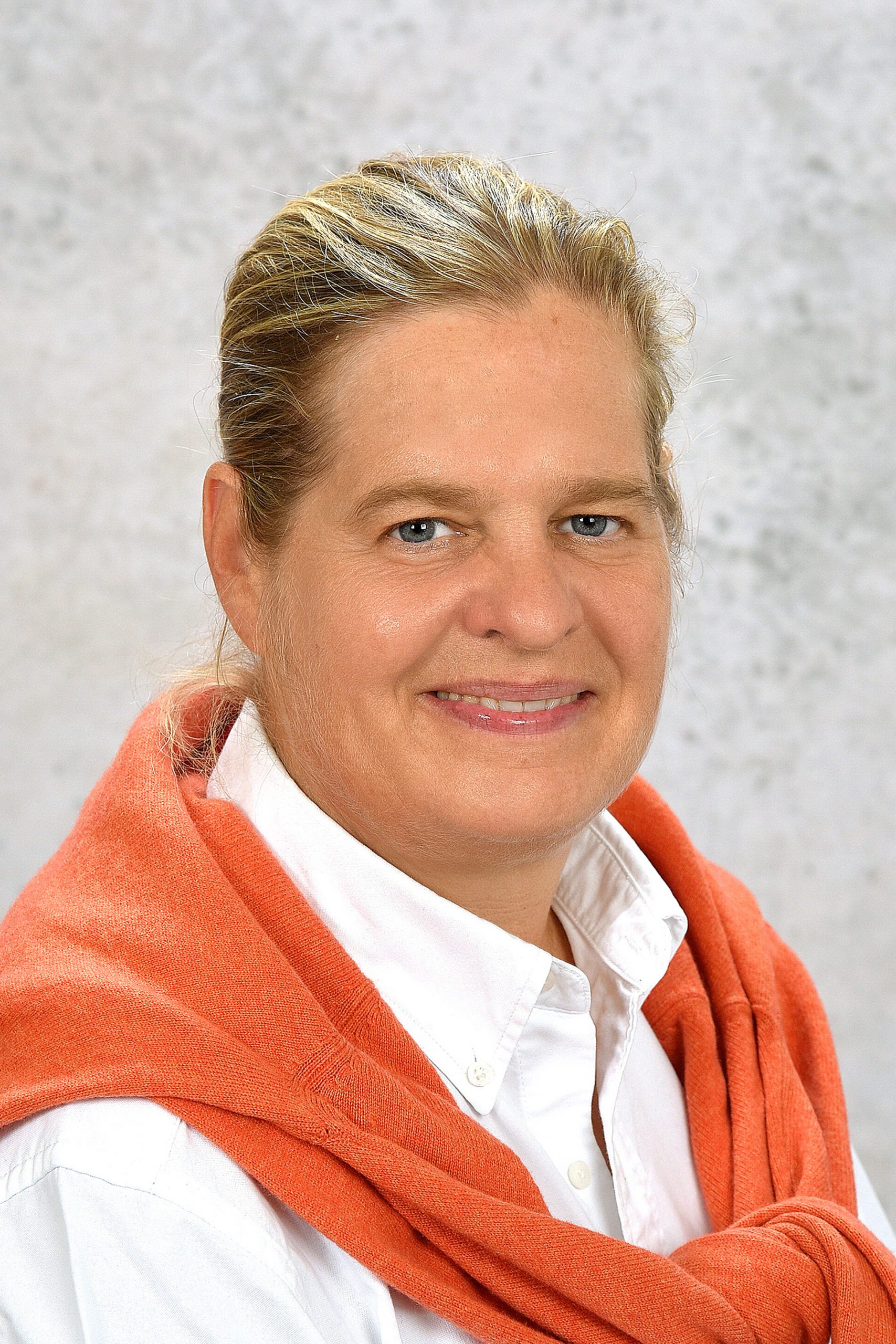 Mag. Melanie GROSS